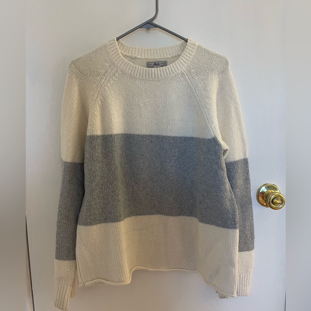 Bass Cream and Gray Colorblock Sweater